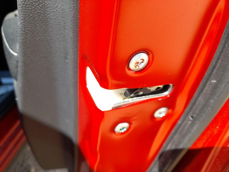 Cerradura Puerta Delantera Derecha para Mitsubishi Mirage / Space Star Vi Hatchback (A0_A)