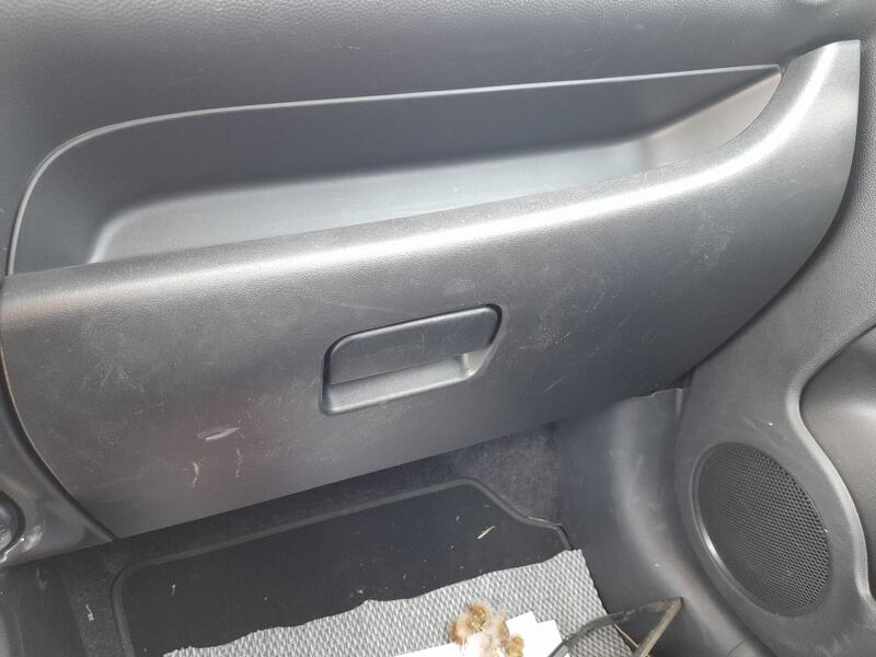 Guantera para Mitsubishi Mirage / Space Star Vi Hatchback (A0_A)