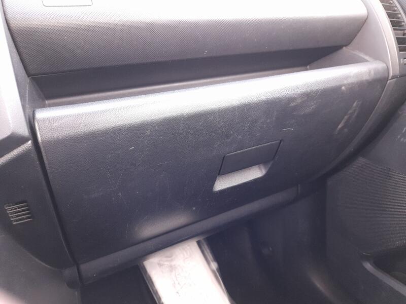 Guantera para Mazda 5 (Cr)