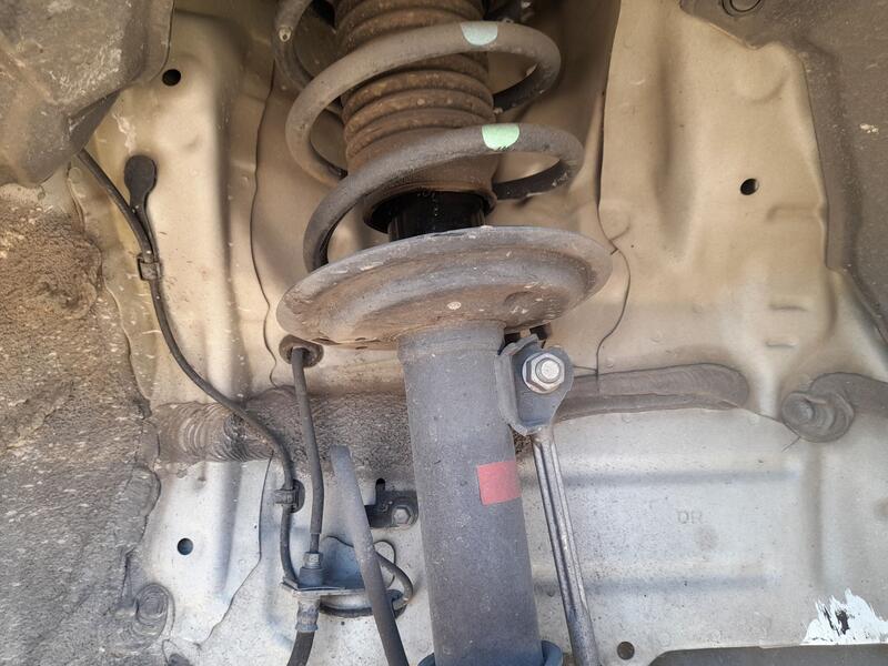 Amortiguador Delantero Derecho para Toyota Yaris (_P13_)