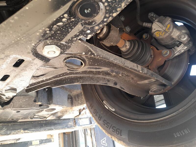 Brazo Suspension Inferior Delantero Izquierdo para Dacia Sandero Iii