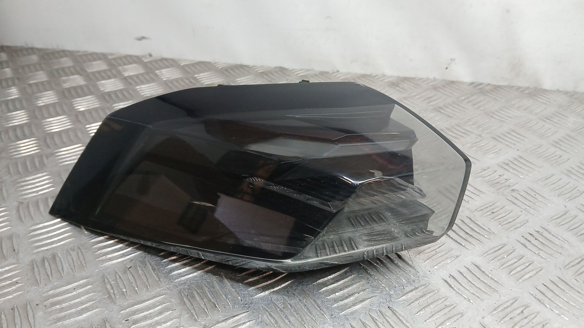 Piloto Trasero Izquierdo Exterior para Peugeot 2008 Ii (Ud_, Us_, Uy_, Uj_, Ur_, Uc_)