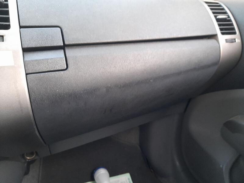 Guantera para Toyota Prius (Hw2)