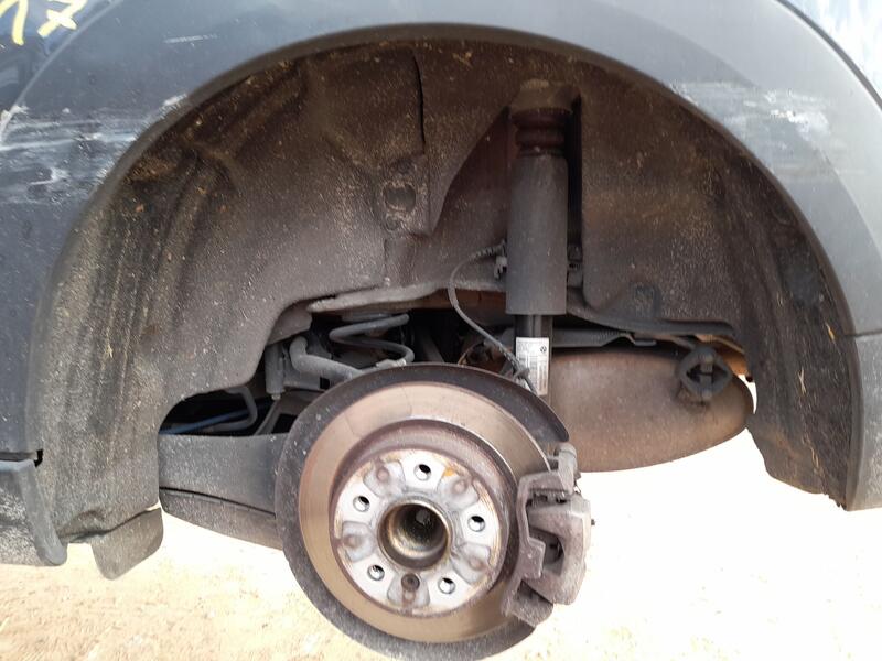 Plastico Pase Rueda Tras. Izq. para Mini Mini (F56)