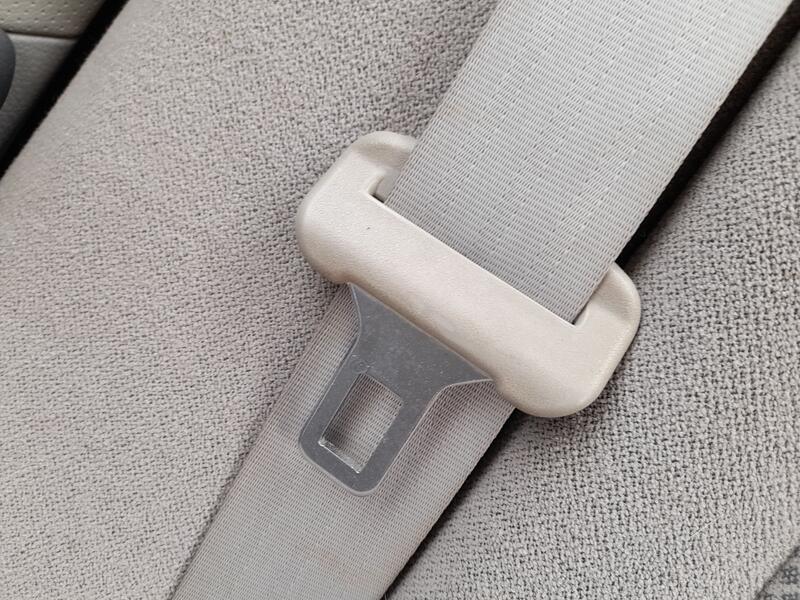 Cinturon Seguridad Trasero Derecho para Kia Cerato I Sedán (Ld)