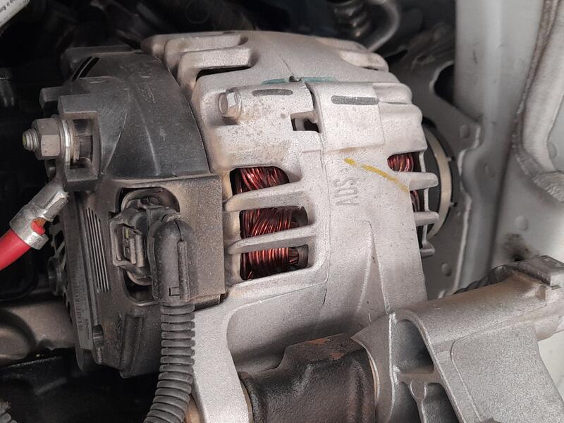 Alternador para Opel Corsa D (S07)