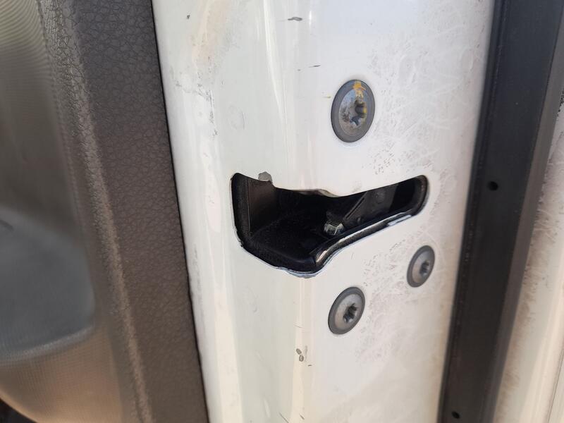 Cerradura Puerta Delantera Derecha para Nissan Nt400 Cabstar (F24M)