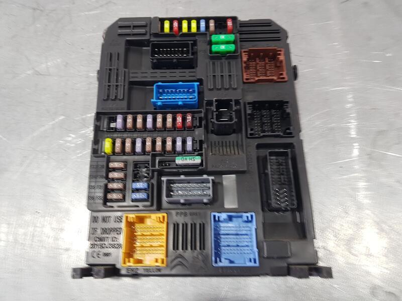 Caja Reles / Fusibles para Toyota Proace City Verso Monospace (Bky_)