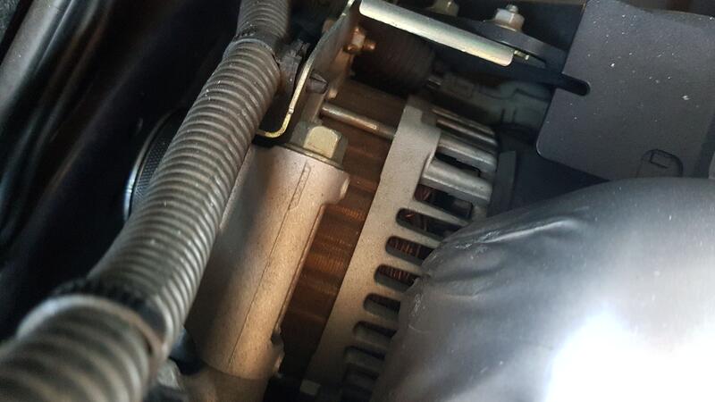 Alternador para Mazda 6 Sedán (Gh)