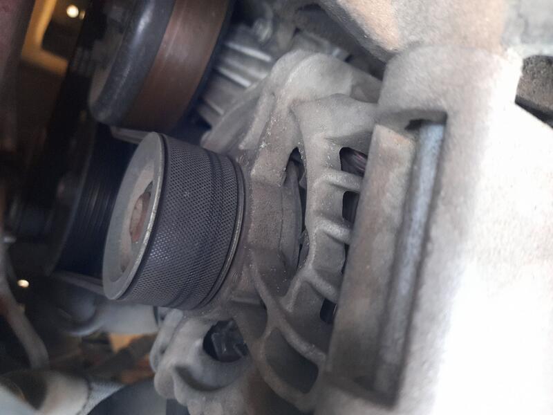 Alternador para Ford C-Max (Dm2)