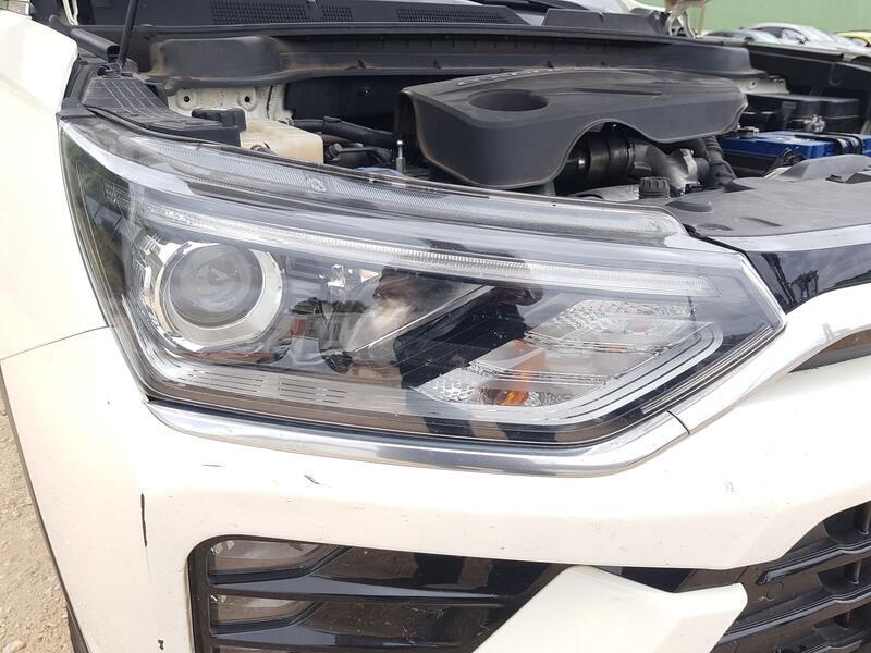 Faro Derecho para Ssangyong Korando (C300)