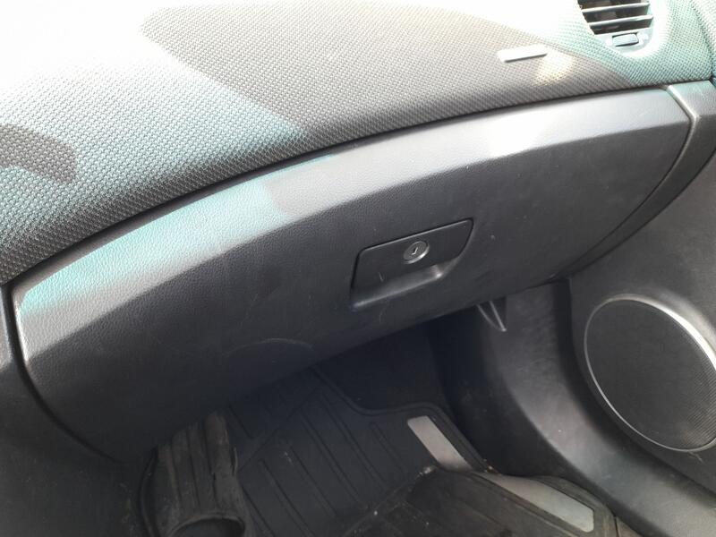 Guantera para Chevrolet Cruze (J300)
