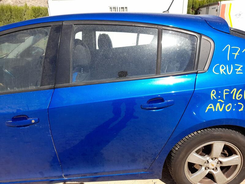 Puerta Trasera Izquierda para Chevrolet Cruze (J300)