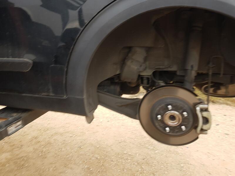 Plastico Pase Rueda Tras. Izq. para Kia Niro I (De)