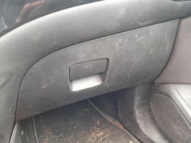 Guantera para Opel Corsa E (X15)