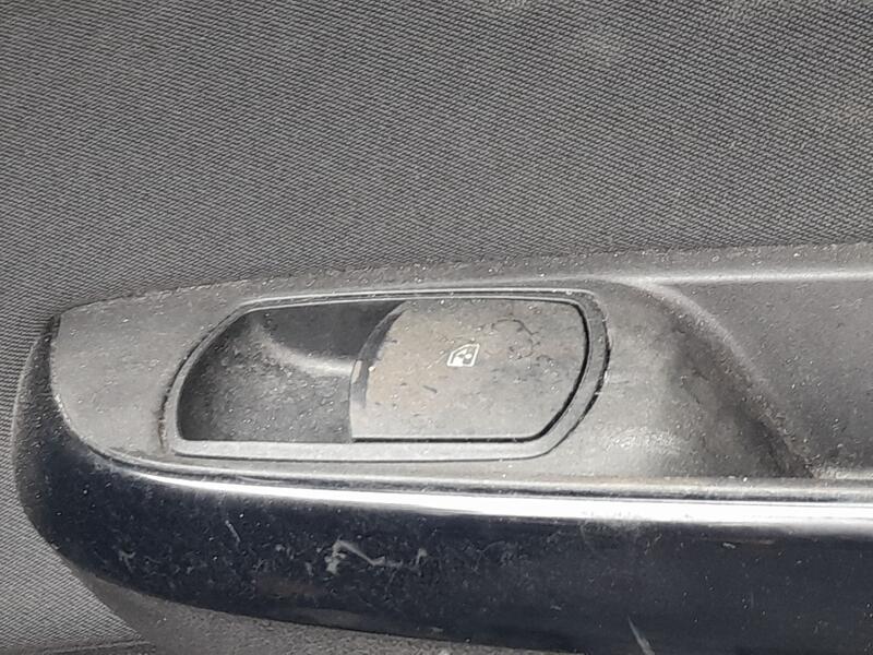 Mando Elevalunas Delantero Derecho para Opel Corsa E (X15)