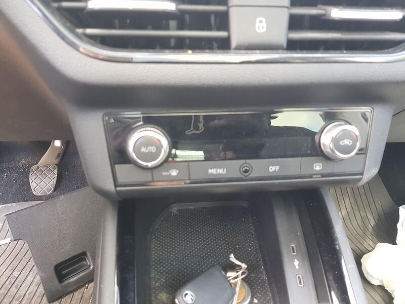 Mando Climatizador para Skoda Kamiq (Nw4)