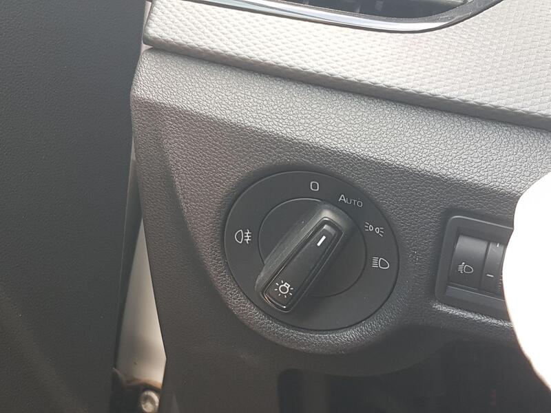 Mando Luces para Skoda Kamiq (Nw4)