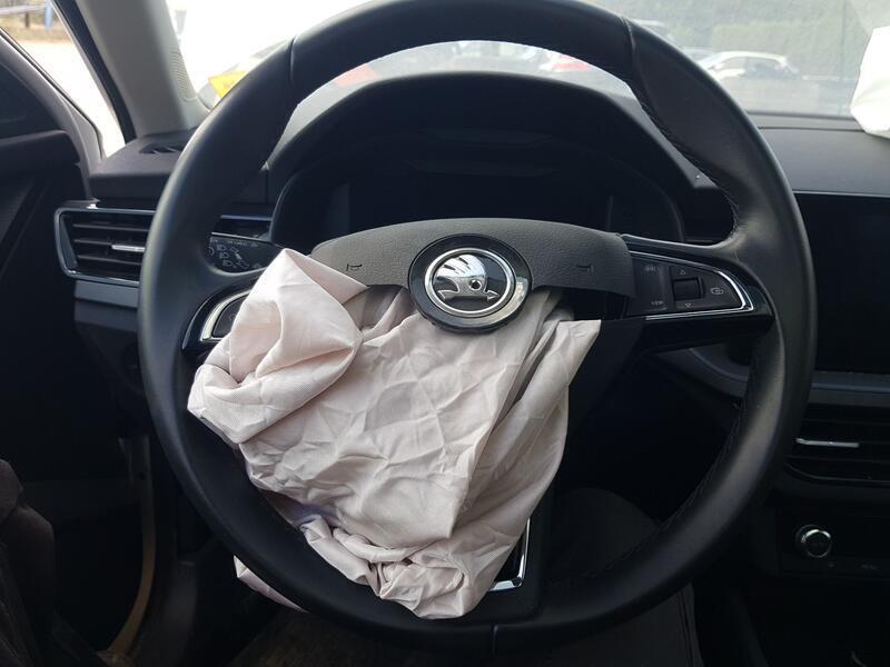 Volante para Skoda Kamiq (Nw4)