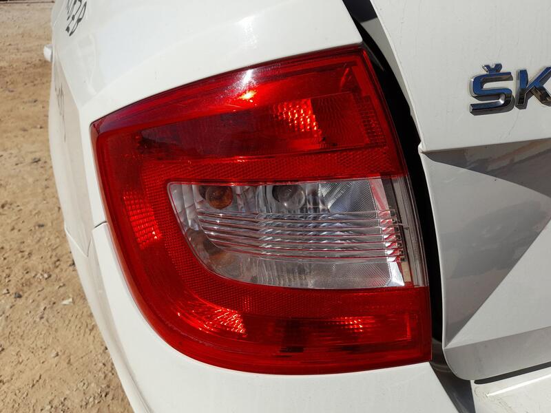 Piloto Trasero Izquierdo para Skoda Rapid (Nh3, Nk3, Nk6)