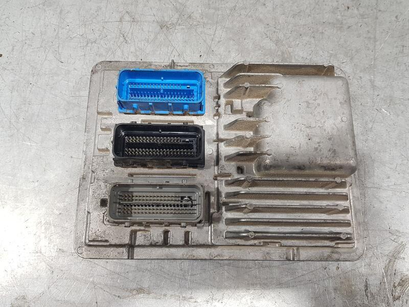 Centralita Motor Uce para Opel Astra K Sports Tourer