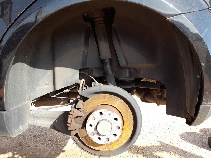 Plastico Pase Rueda Tras. Izq. para Seat Altea (5P1)