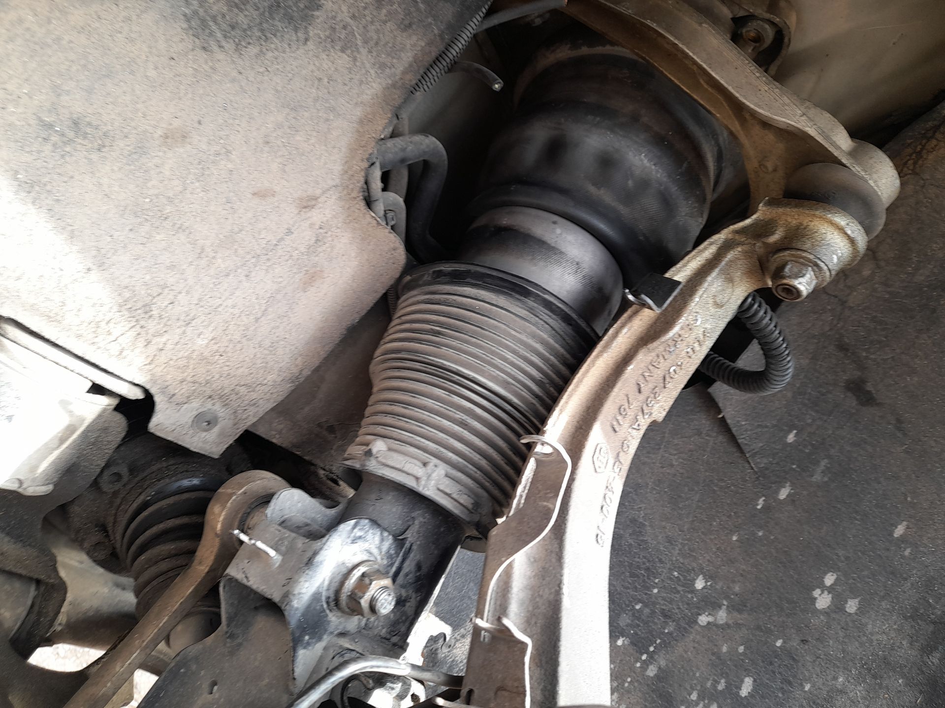 Amortiguador Delantero Izquierdo para Audi Q7 (4Lb)