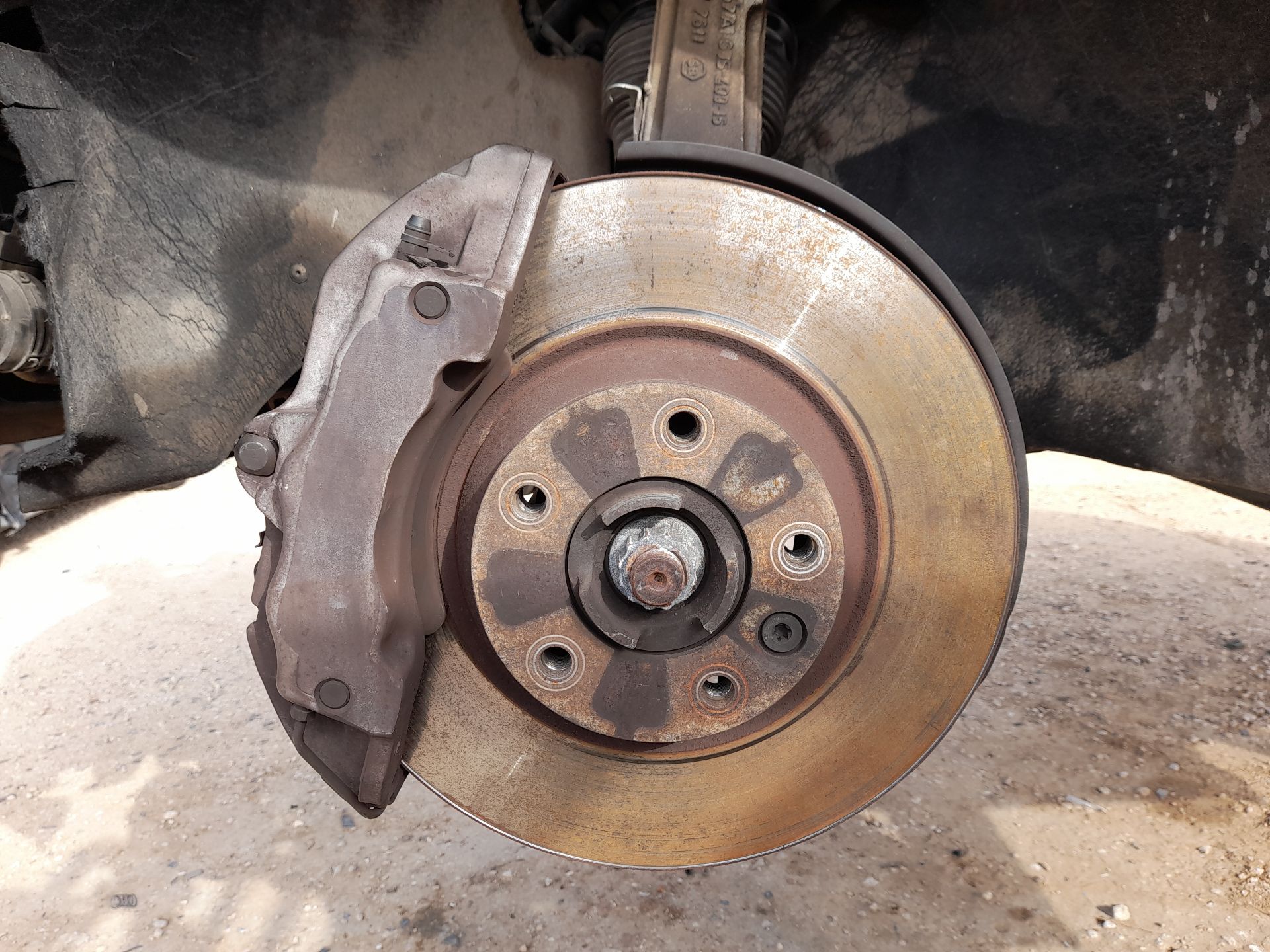 Mangueta Delantera Izquierda para Audi Q7 (4Lb)