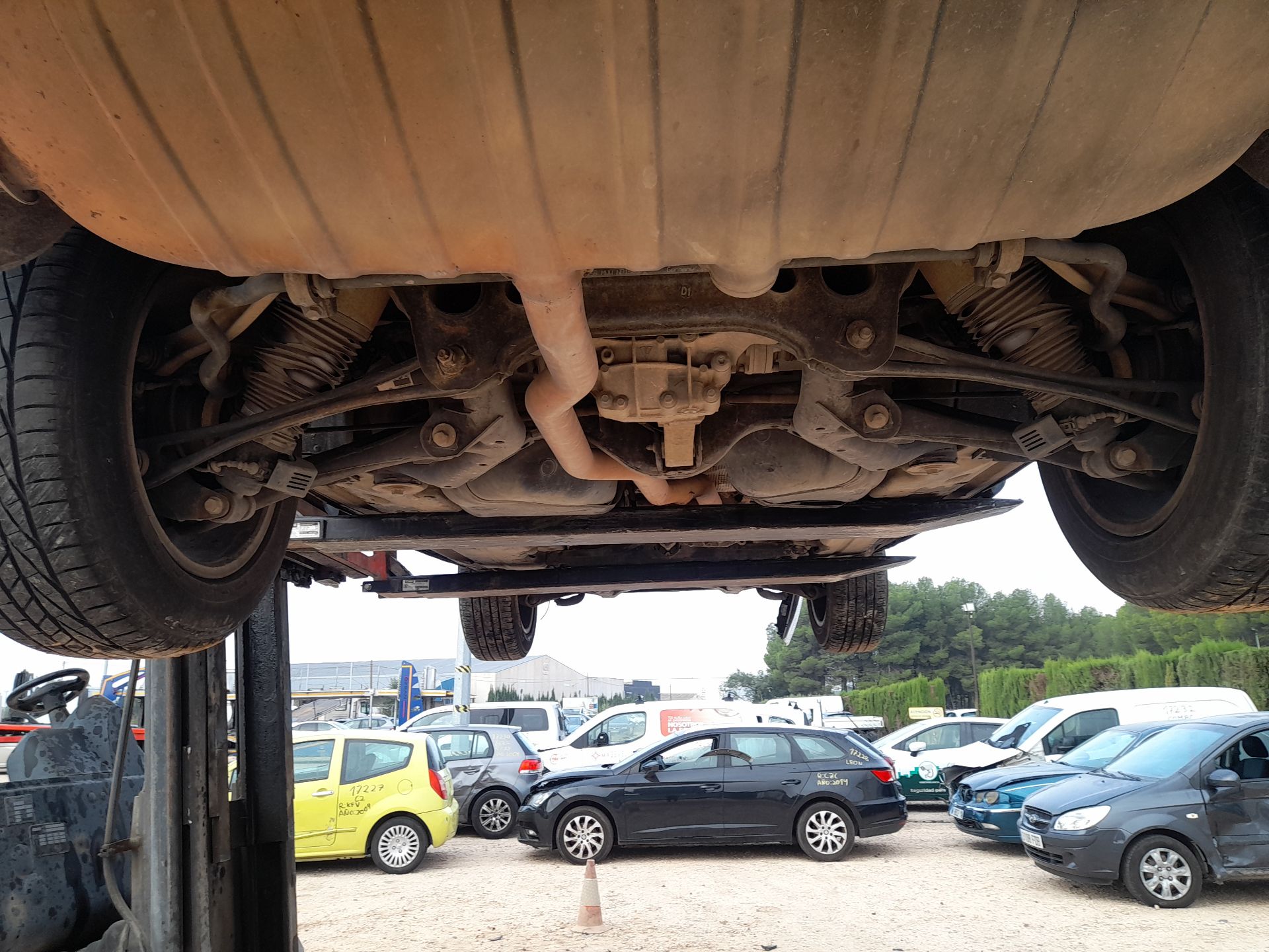 Puente Trasero para Audi Q7 (4Lb)